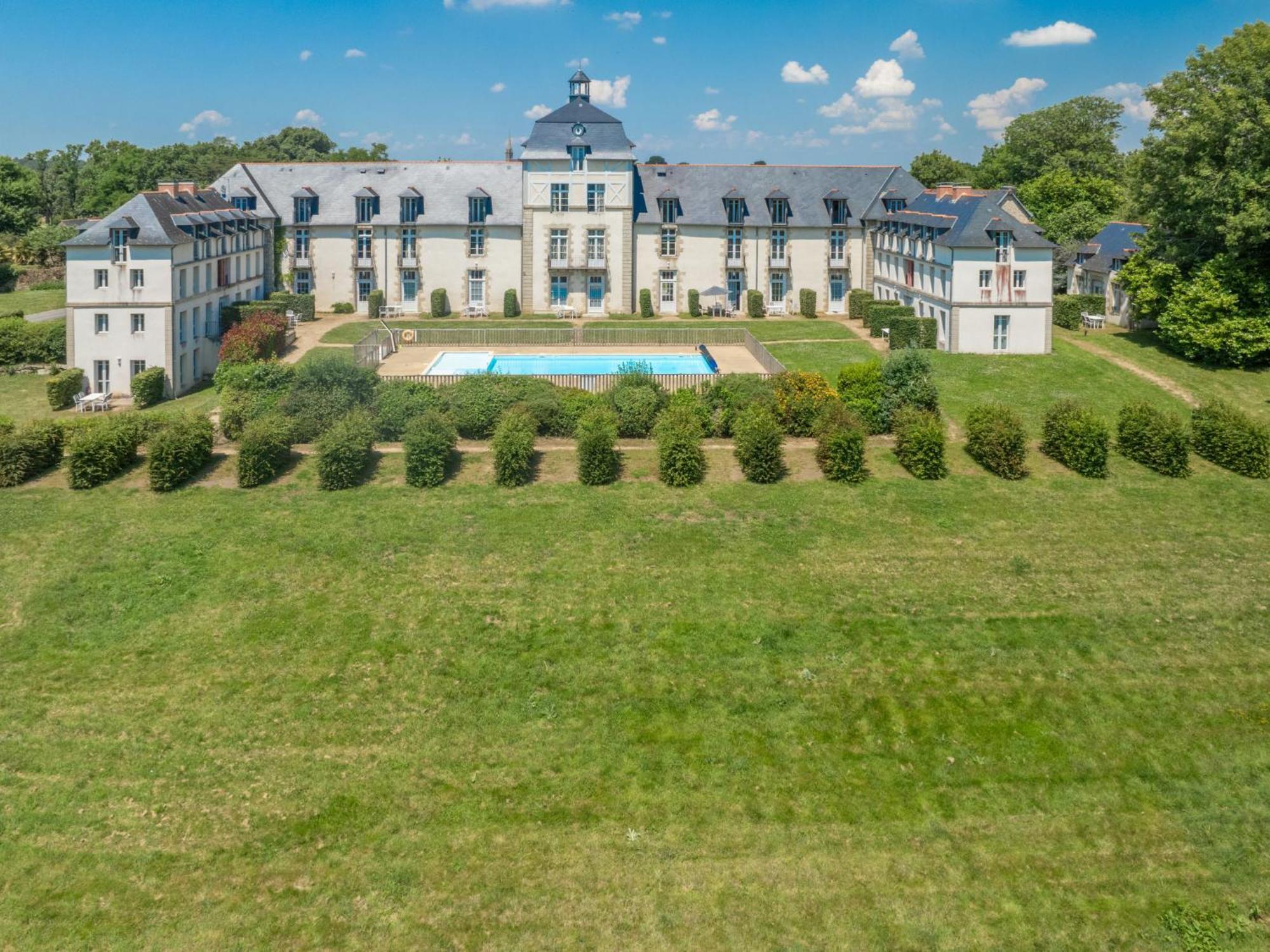 Apartment Chateau De Kergonano-10 By Interhome Баден Екстер'єр фото
